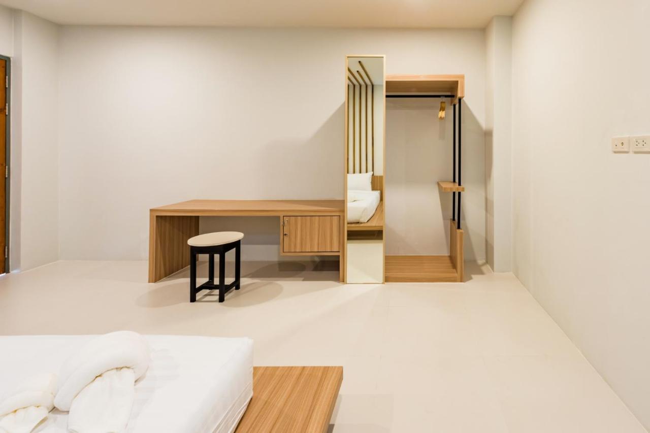 Phuket Marine Poshtel - Sha Plus Chalong Bagian luar foto
