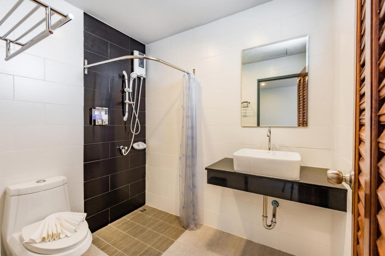 Phuket Marine Poshtel - Sha Plus Chalong Bagian luar foto